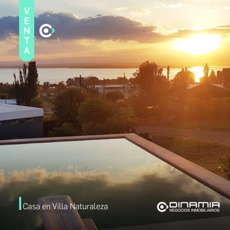 SE VENDE CASA CON VISTA AL LAGO EN VILLA NATURALEZA, VILLA RUMIPAL.