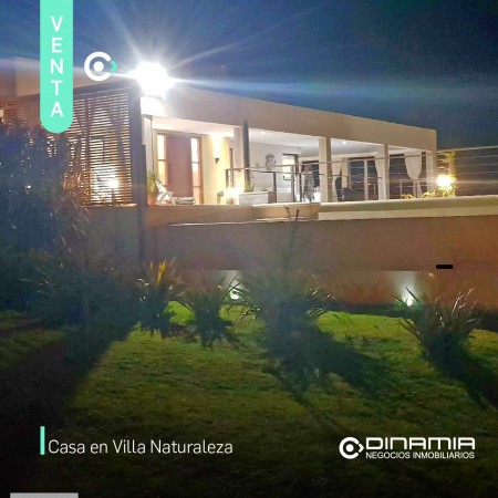 SE VENDE CASA CON VISTA AL LAGO EN VILLA NATURALEZA, VILLA RUMIPAL.