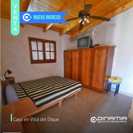 SE VENDE CASA DE DOS PISOS EN VILLA DEL DIQUE.