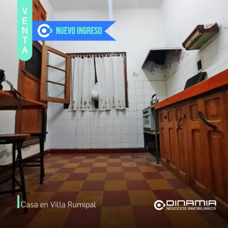 SE VENDE GRAN CASA EN UN AMPLIO TERRENO EN VILLA RUMIPAL