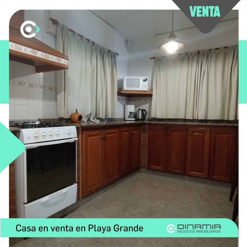 CASA A LA VENTA EN LA MEJOR ZONA DE PLAYA GRANDE - VILLA DEL DIQUE!