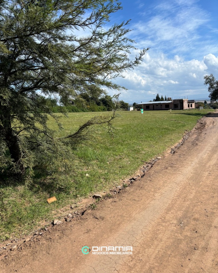 LOTE CON VISTA A LAS SIERRAS EN BARRIO EL CORCOVADO