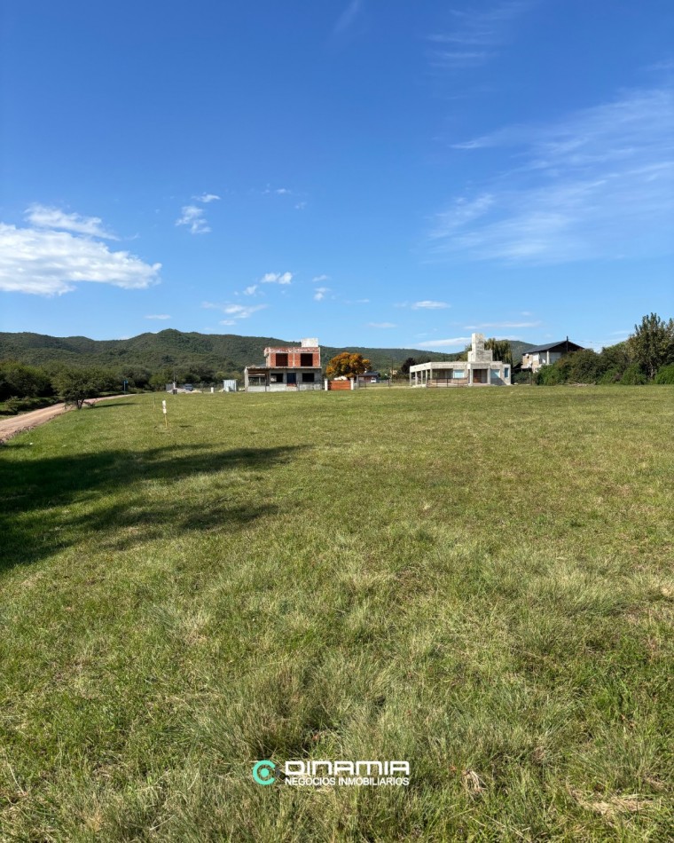 LOTE CON VISTA A LAS SIERRAS EN BARRIO EL CORCOVADO