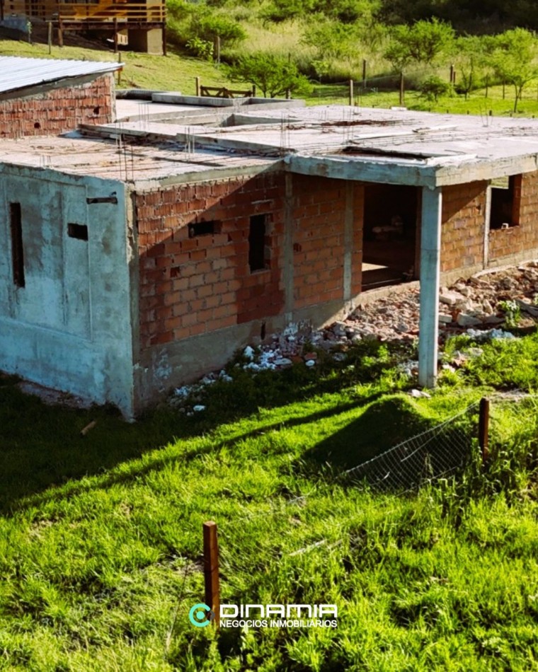 PROPIEDAD EN CONSTRUCCION EN BARRIO LAGOS DE CALAMUCHITA
