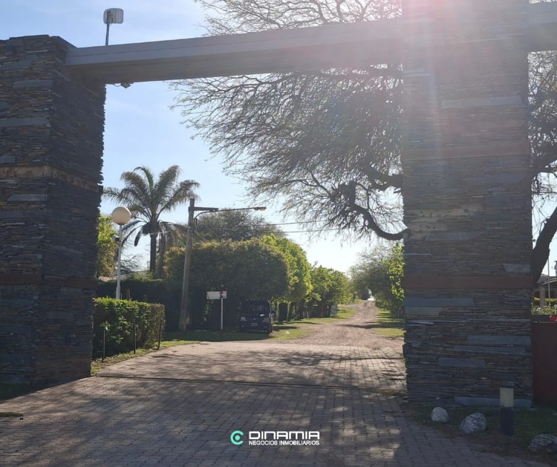 SE VENDE 2 LOTES EN ALTURA DENTRO DEL CLUB SCHNEEBELI