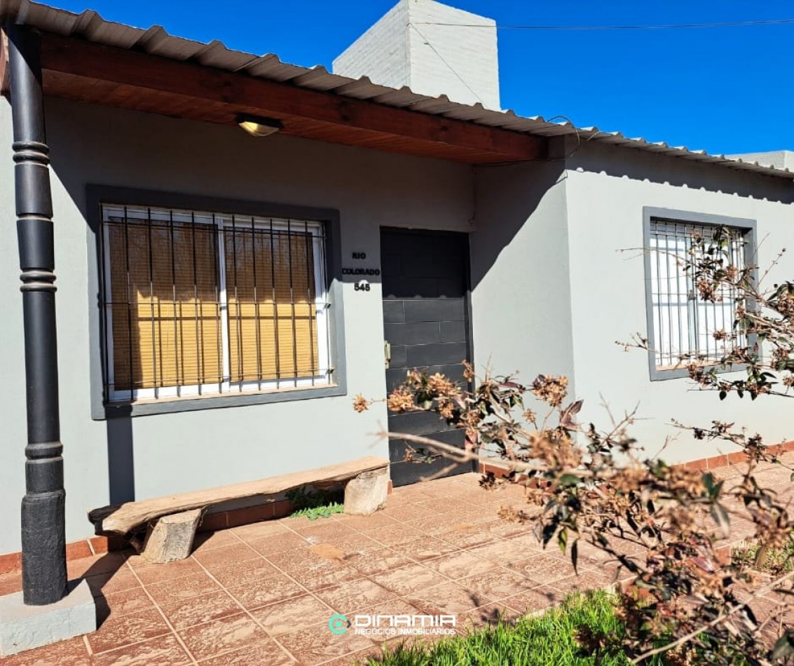 SE VENDE 2 PROPIEDADES, EN VILLA DEL DIQUE.