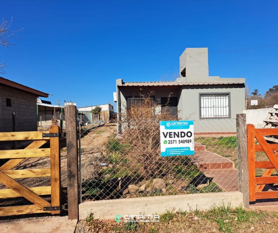 SE VENDE 2 PROPIEDADES, EN VILLA DEL DIQUE.