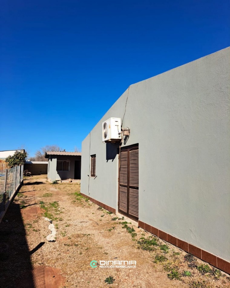 SE VENDE 2 PROPIEDADES, EN VILLA DEL DIQUE.