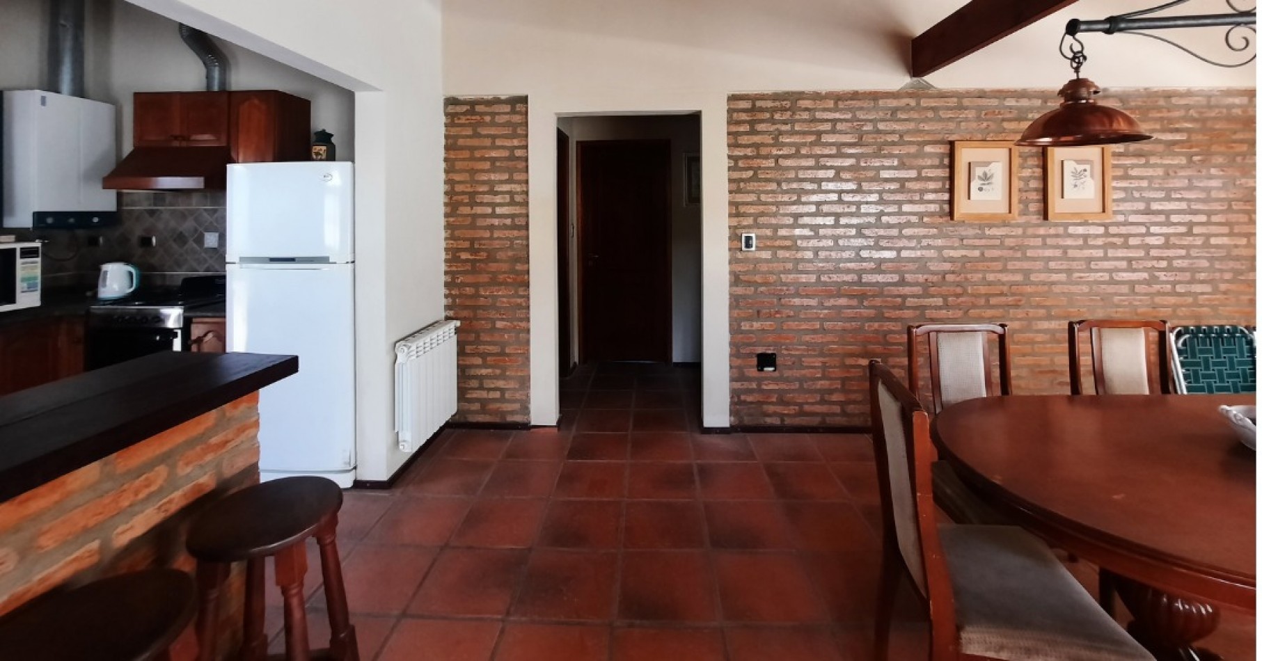 SE VENDE CASA A 150 MTS. DEL LAGO EN VILLA DEL DIQUE.