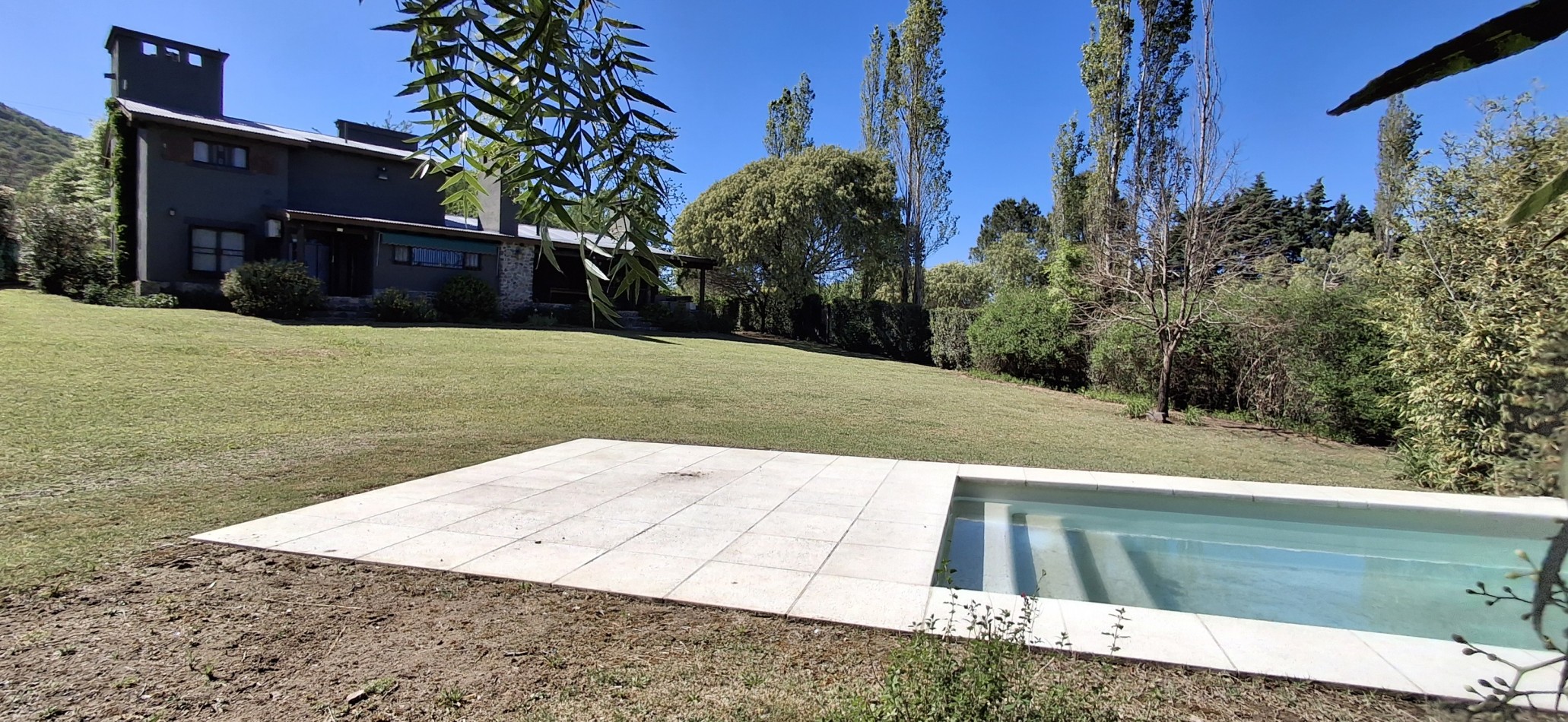 SE VENDE CASA ESTILO COLONIAL, UBICADA EN SANTA ROSA DE CALAMUCHITA