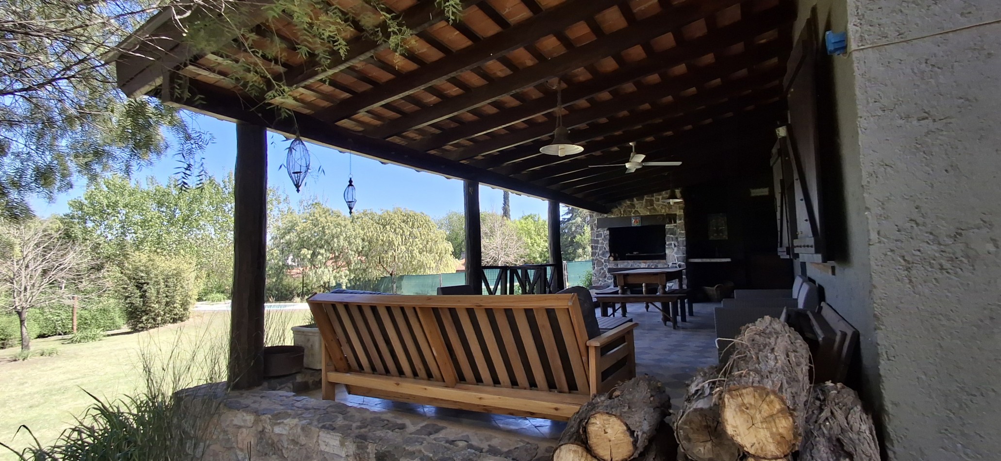 SE VENDE CASA ESTILO COLONIAL, UBICADA EN SANTA ROSA DE CALAMUCHITA