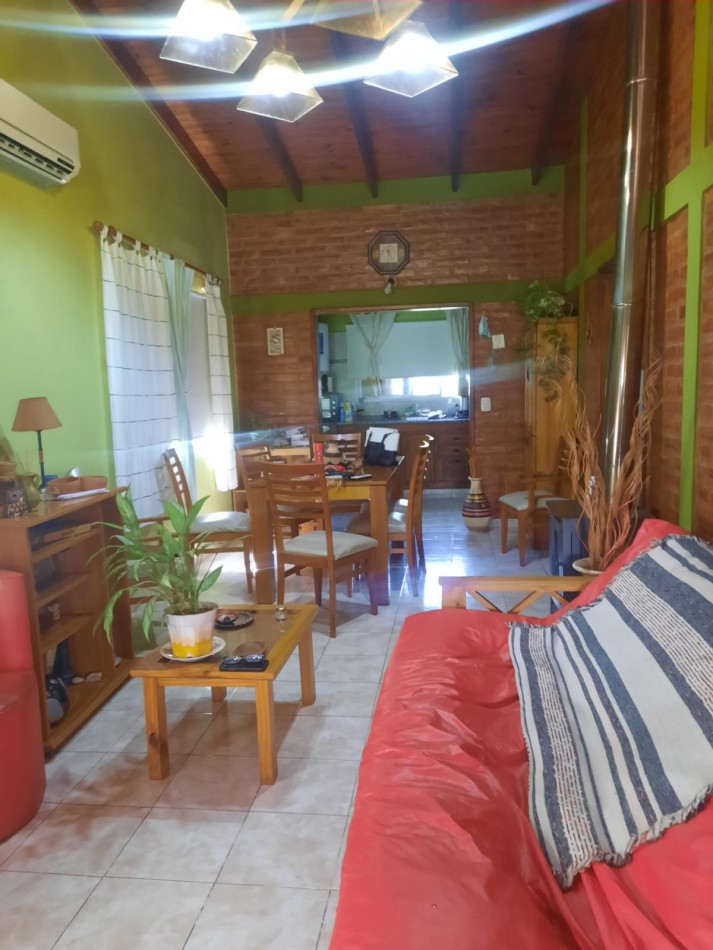 SE VENDE CASA, HERMOSA VISTA, EN VILLA DEL DIQUE.