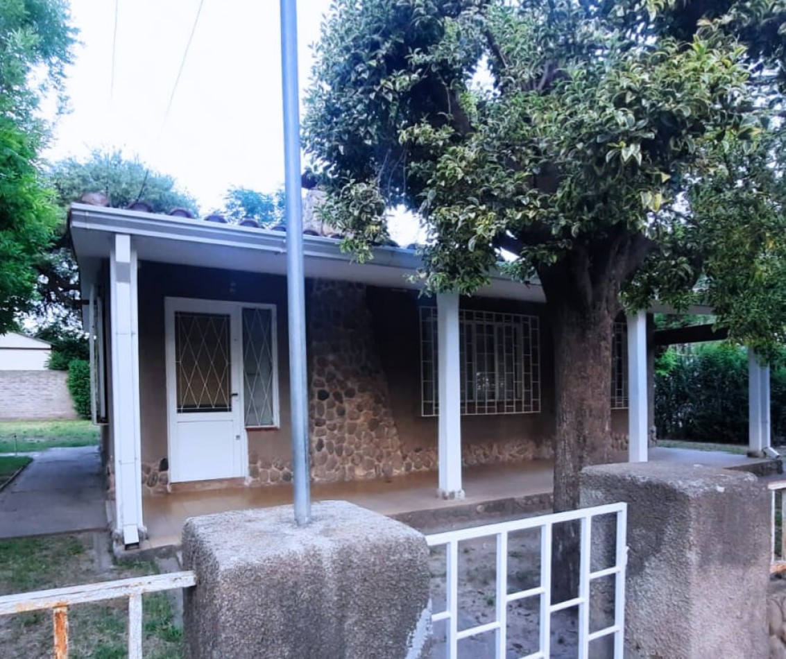 SE VENDE CASA EN ZONA EL MANGRULLO, VILLA RUMIPAL.