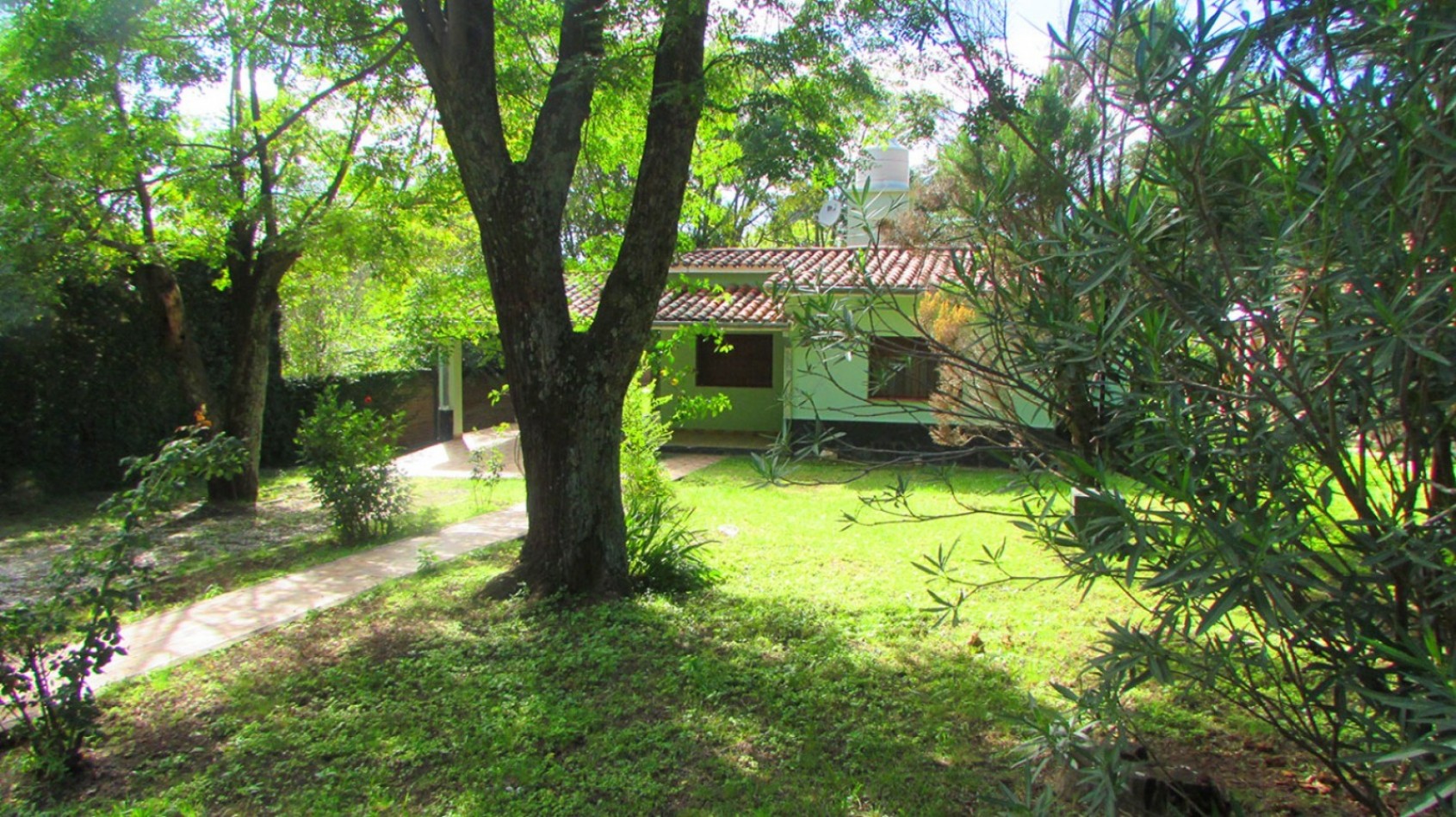 CASA EN VENTA EN UNA ZONA QUE NO PARA DE CRECER EN VILLA AMANCAY