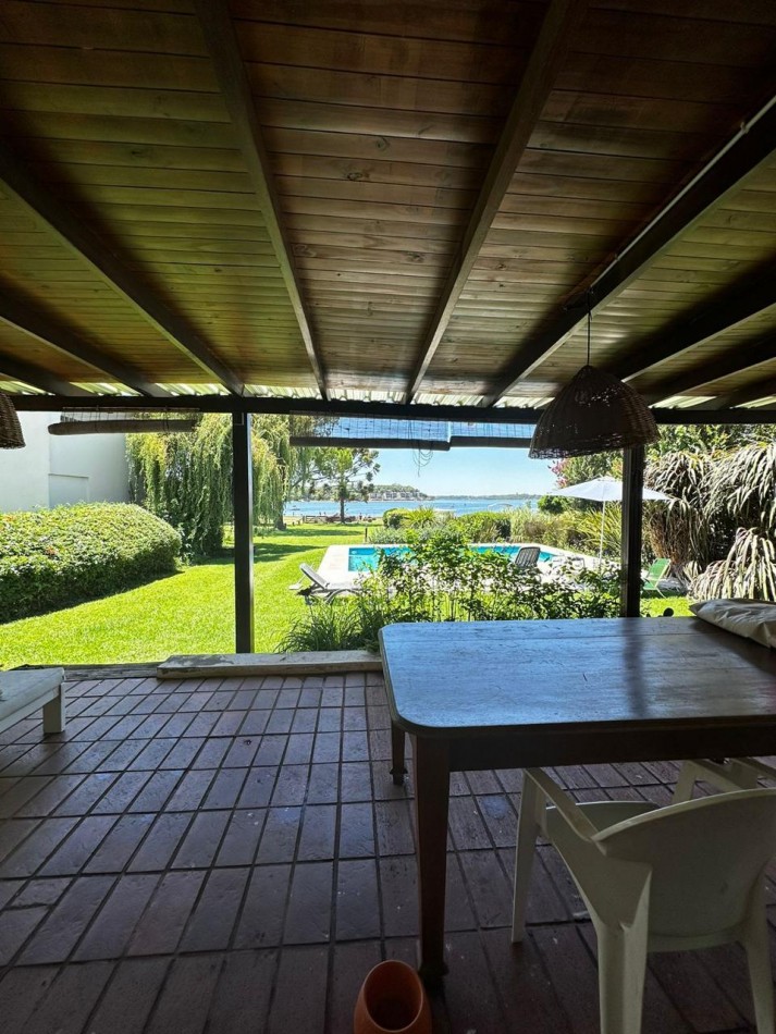 CASA EN PLAYA GRANDE CON BAJADA AL LAGO EN VILLA DEL DIQUE
