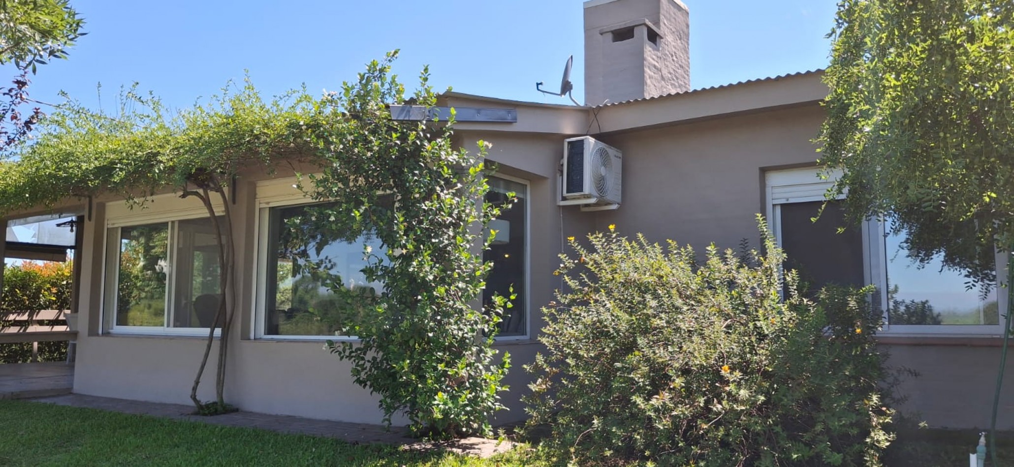 SE VENDE CASA HERMOSA VISTA EN CLUB SCHNEBELLI, VILLA RUMIPAL