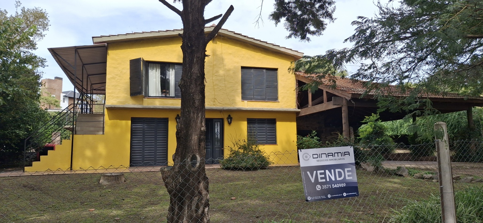 CASA ESQUINA EN VENTA EN UNA DE LAS ZONAS MAS ELEGIDAS DE VILLA DEL DIQUE