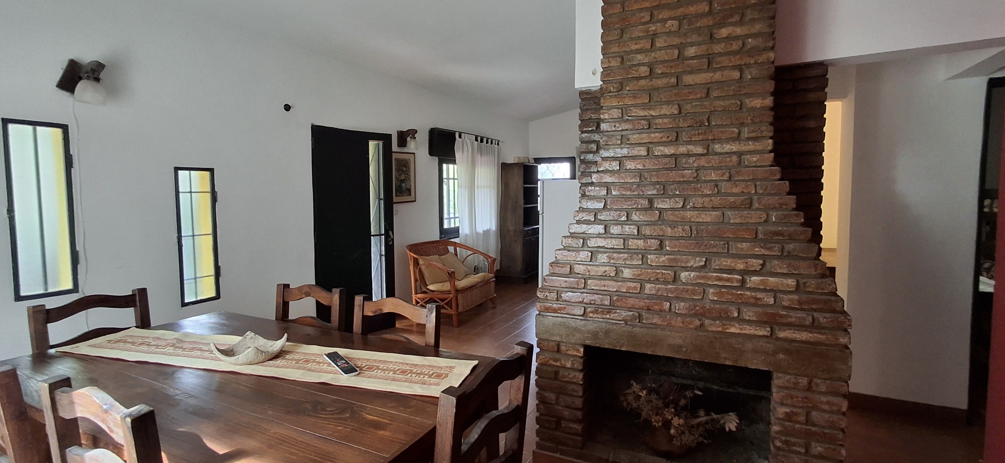 CASA ESQUINA EN VENTA EN UNA DE LAS ZONAS MAS ELEGIDAS DE VILLA DEL DIQUE