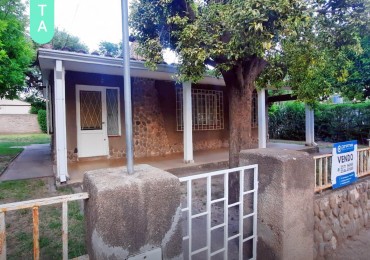 SE VENDE CASA EN ZONA EL MANGRULLO, VILLA RUMIPAL.