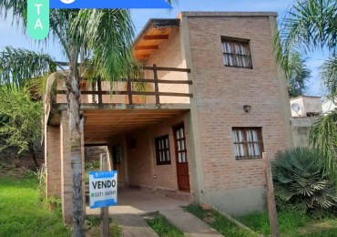 SE VENDE CASA DE DOS PISOS EN VILLA DEL DIQUE.