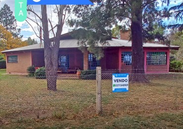 SE VENDE CASA CERCA DEL LAGO, EN VILLA RUMIPAL. 