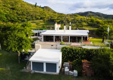 INCREIBLE PROPIEDAD EN VENTA CONSTRUIDA SOBRE UNA HECTAREA