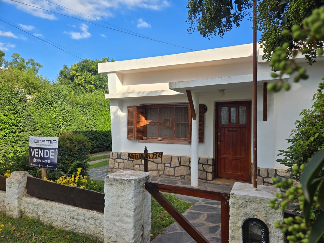 SE VENDE CASA EN VILLA DEL DIQUE, A POCAS CUADRAS DEL CENTRO Y CON GAS NATURAL