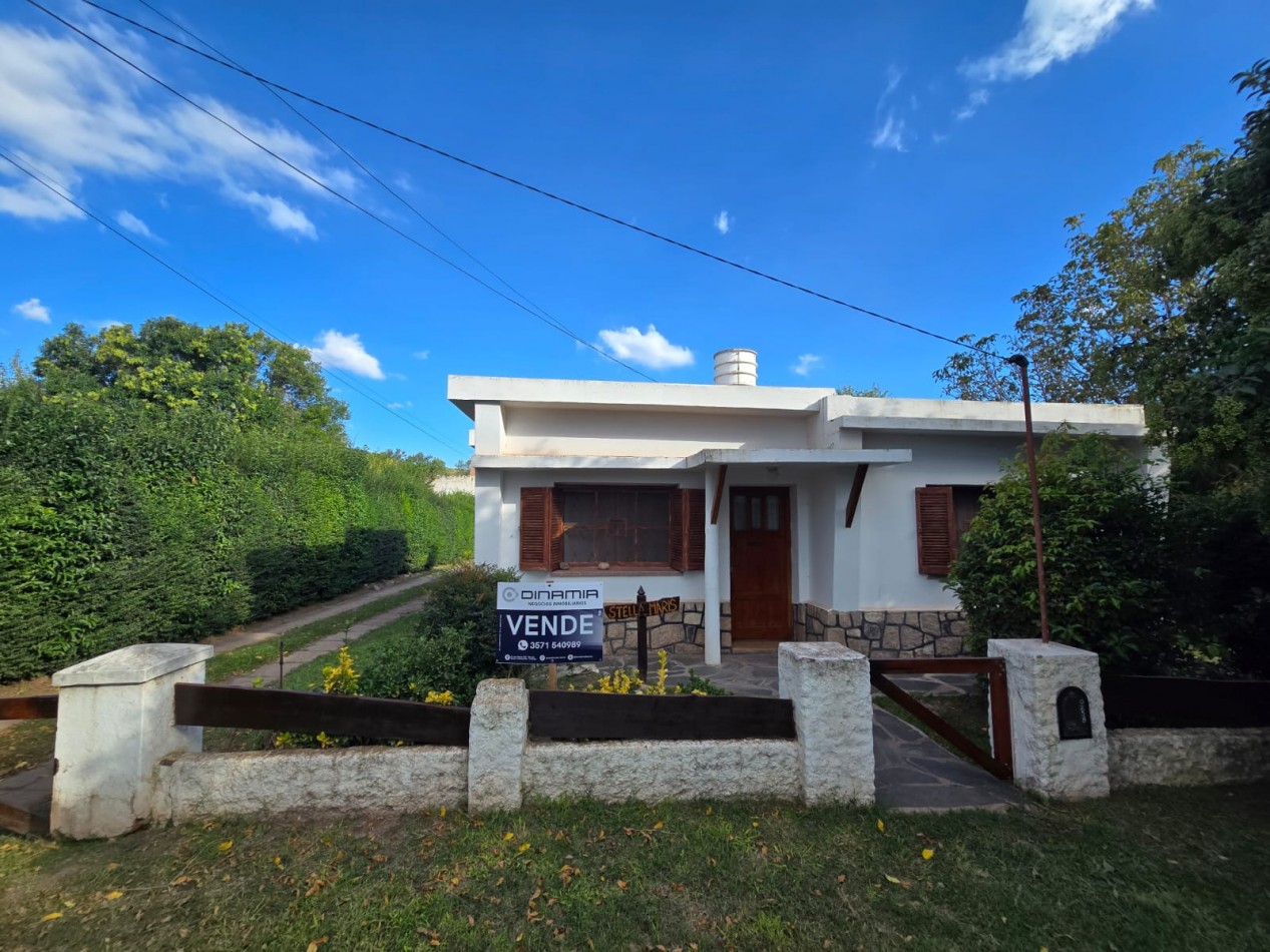 SE VENDE CASA EN VILLA DEL DIQUE, A POCAS CUADRAS DEL CENTRO Y CON GAS NATURAL