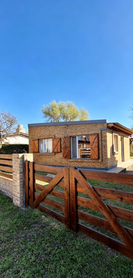 HERMOSA CASA EN VENTA EN VILLA DEL DIQUE