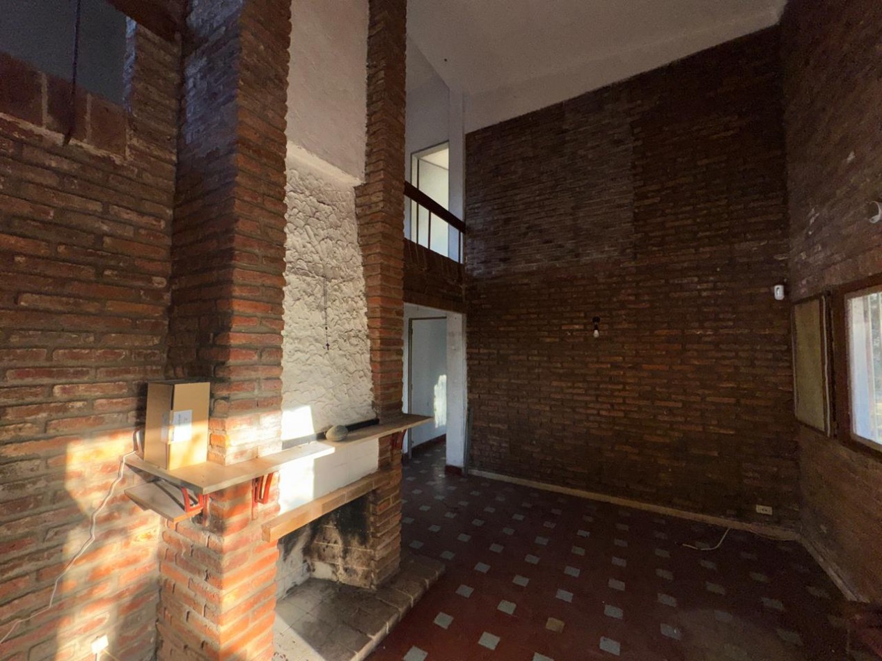 SE VENDE CASONA A REFACCIONAR, EN VILLA DEL PARQUE, VILLA RUMIPAL