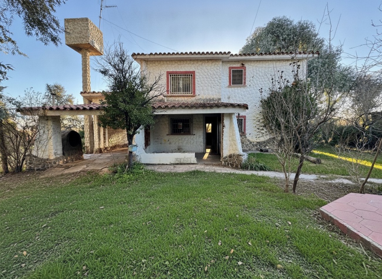 SE VENDE CASONA A REFACCIONAR, EN VILLA DEL PARQUE, VILLA RUMIPAL
