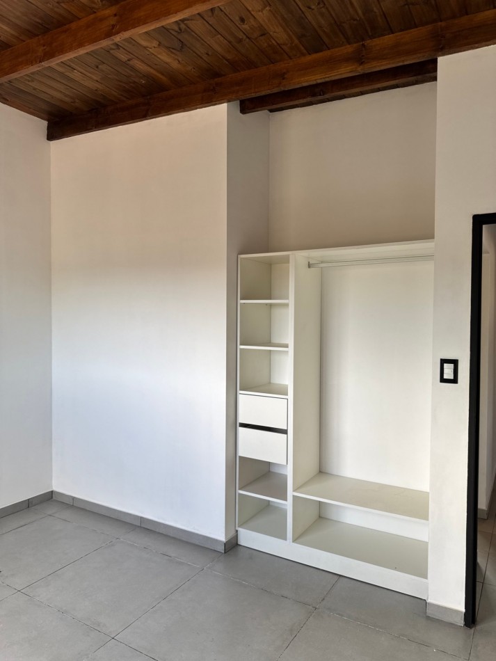 SE VENDE CASA EN VILLA RUMIPAL