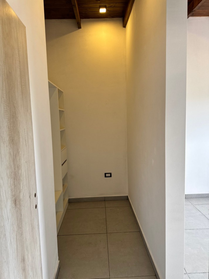 SE VENDE CASA EN VILLA RUMIPAL