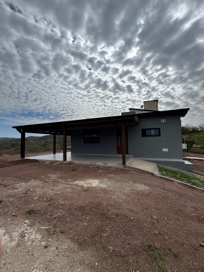 SE VENDE CASA EN VILLA RUMIPAL