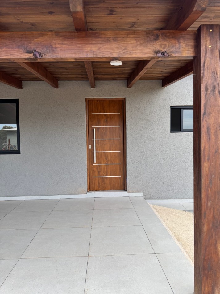 SE VENDE CASA EN VILLA RUMIPAL