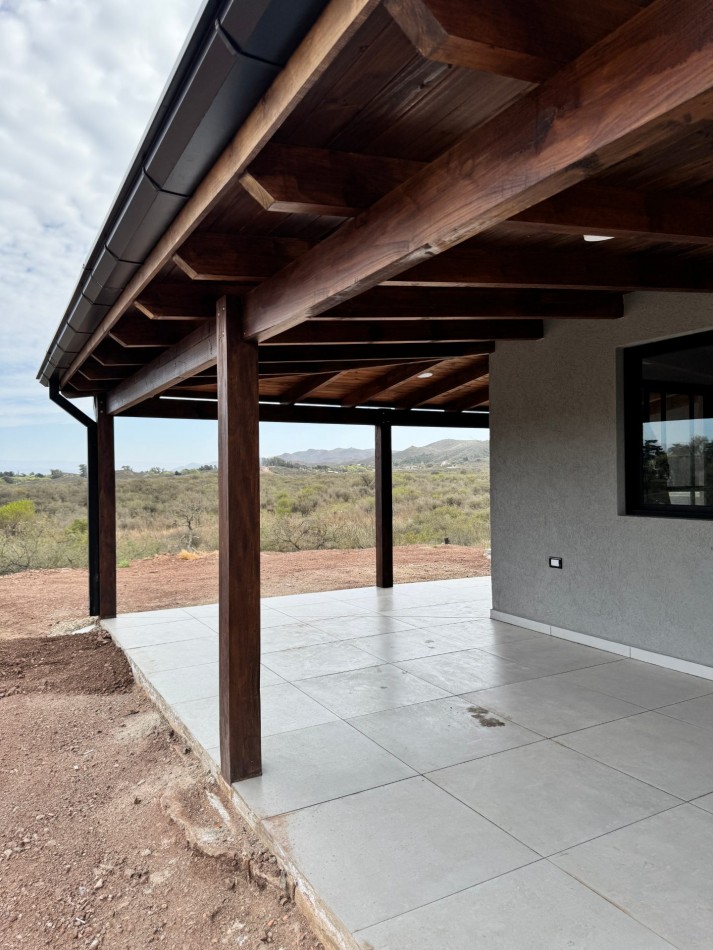 SE VENDE CASA EN VILLA RUMIPAL