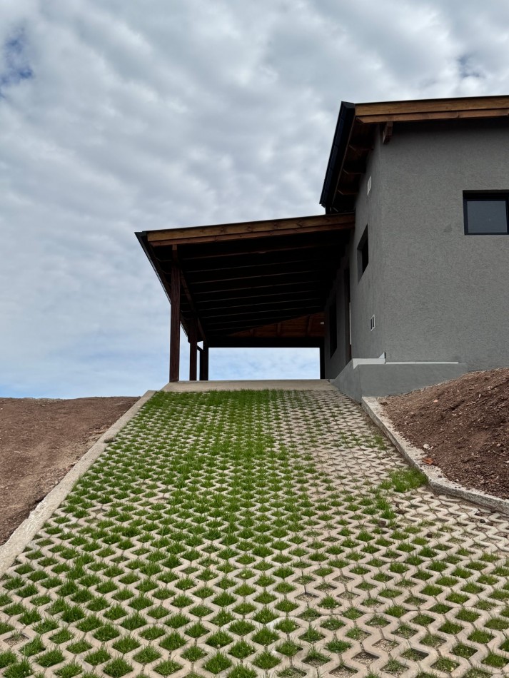 SE VENDE CASA EN VILLA RUMIPAL