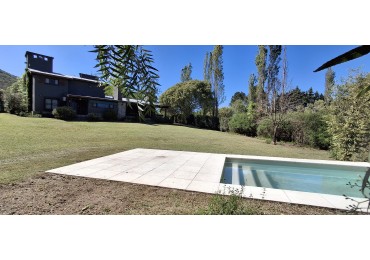 SE VENDE CASA ESTILO COLONIAL, UBICADA EN SANTA ROSA DE CALAMUCHITA