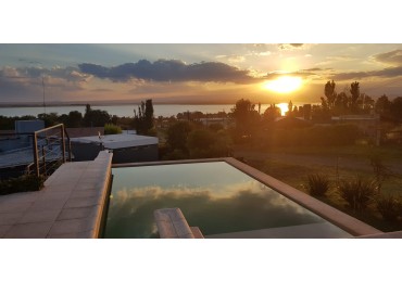 SE VENDE CASA CON VISTA AL LAGO EN VILLA NATURALEZA, VILLA RUMIPAL.