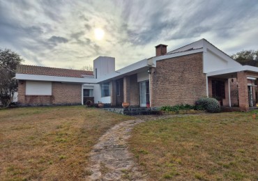SE VENDE CASONA EN VILLA RUMIPAL - BARRIO VILLA DEL PARQUE